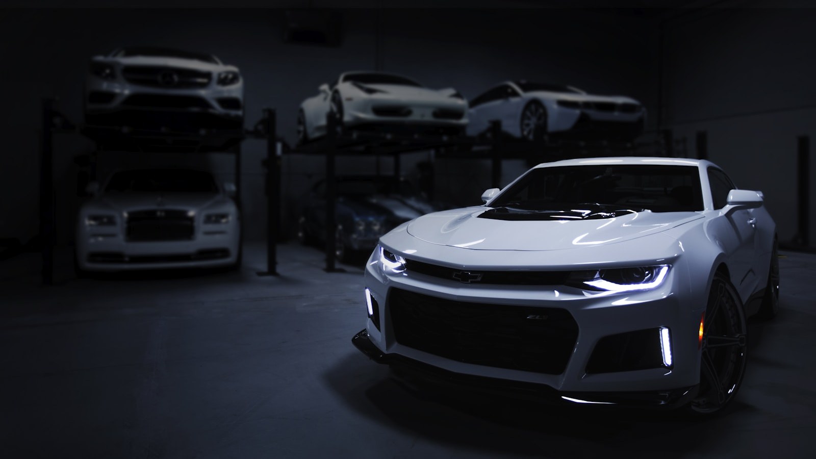 Фото автомобиля до удаления фона